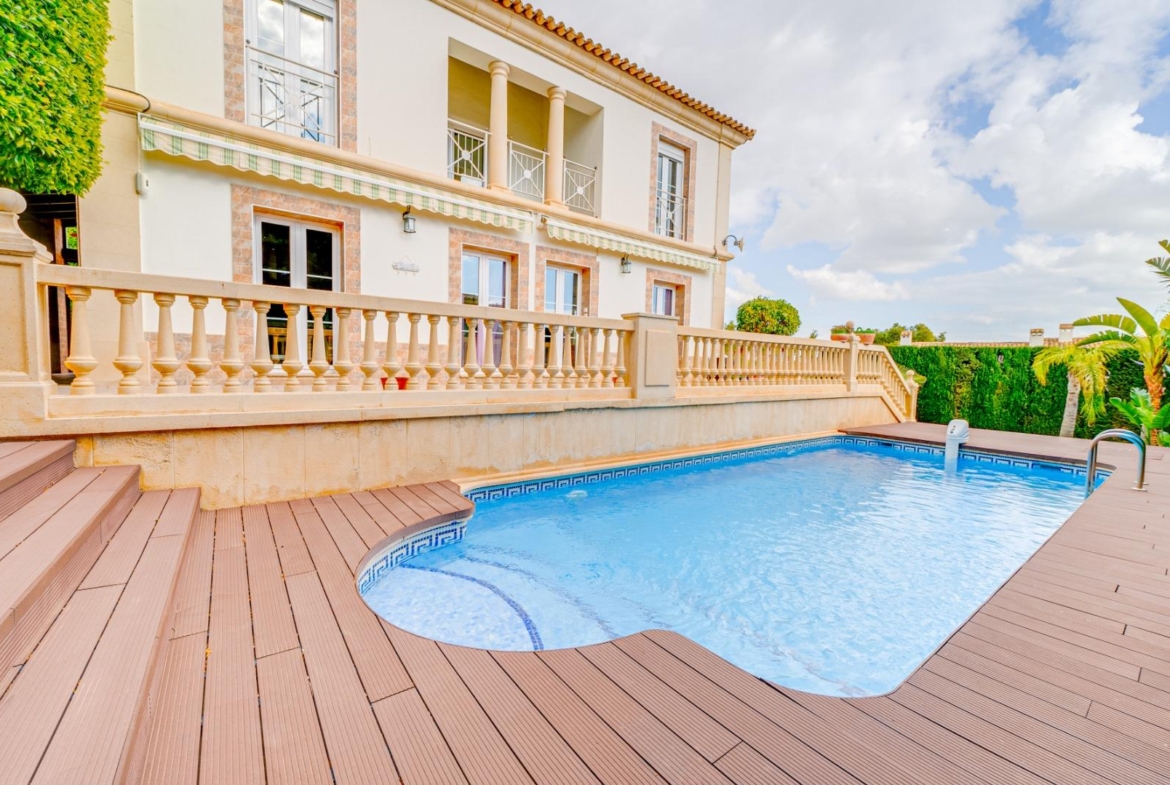 Preciosa Villa en Golf Bahia de Finestrat