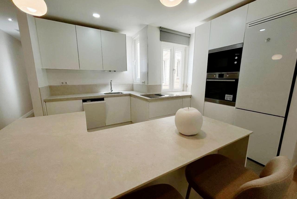 EXCLUSIVE LUXURY APARTMENT BRAND NEW IN GOYA, SALAMANCA NEIGHBORHOOD