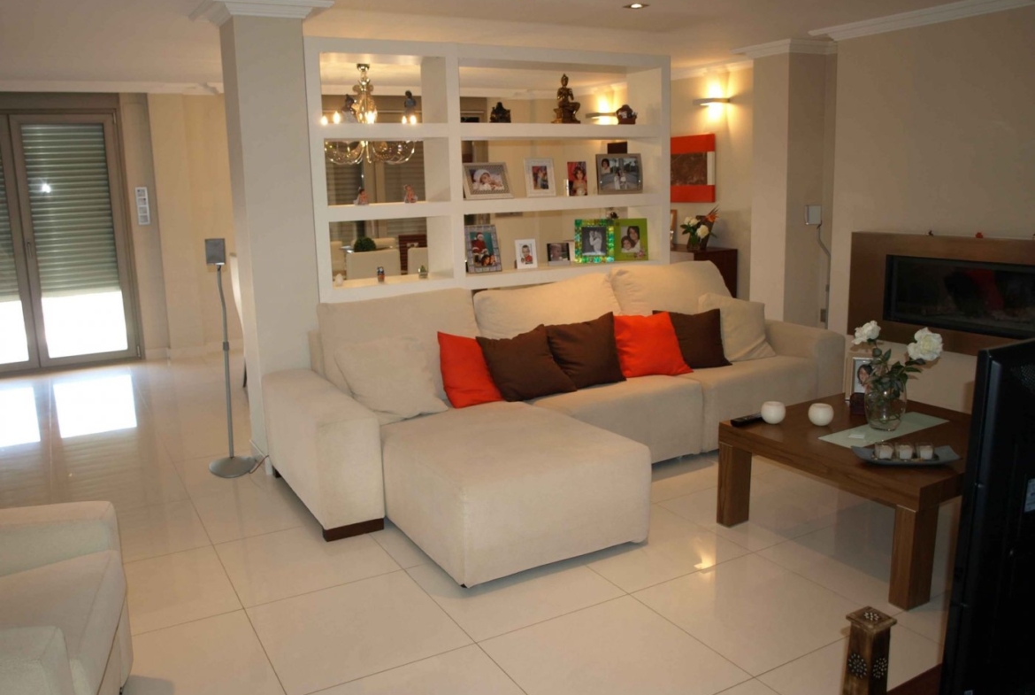 FINCA WITH LUXURY VILLA AND TWO TOWNHOUSES