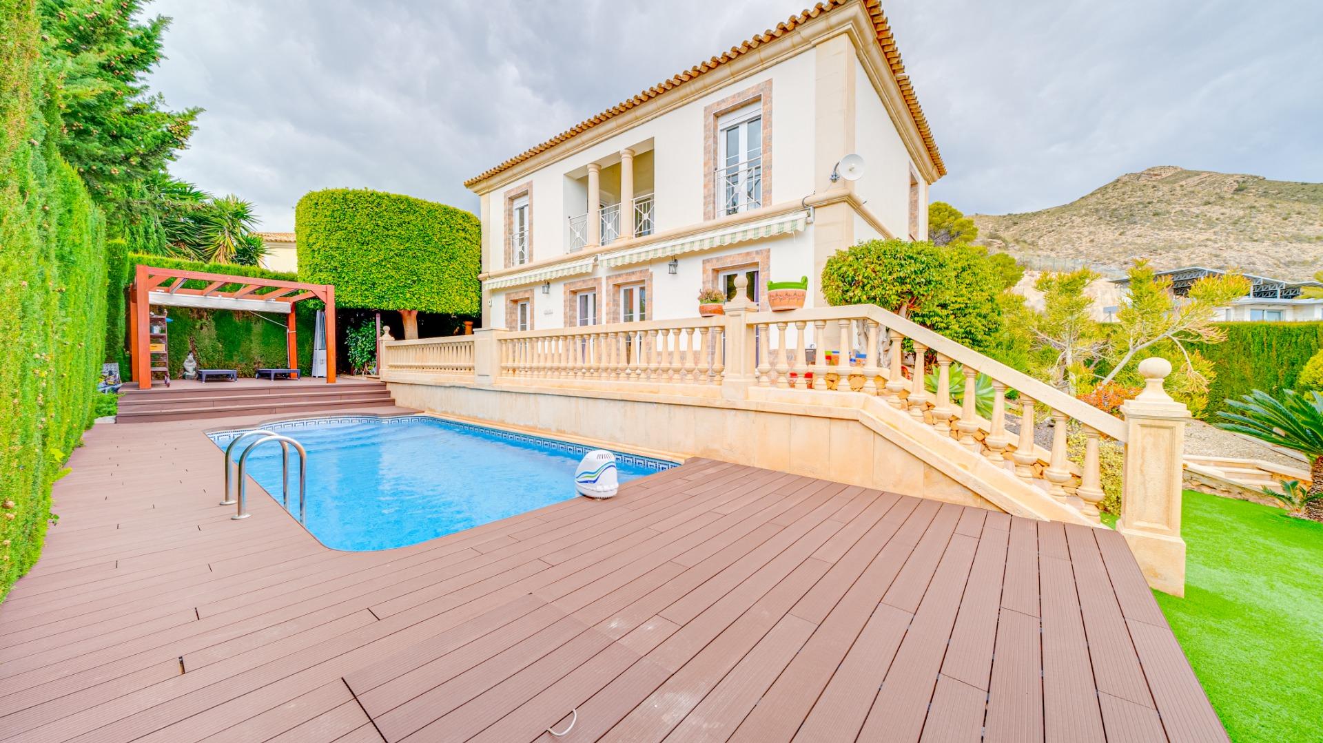1-70-1 Preciosa Villa en Golf Bahia de Finestrat