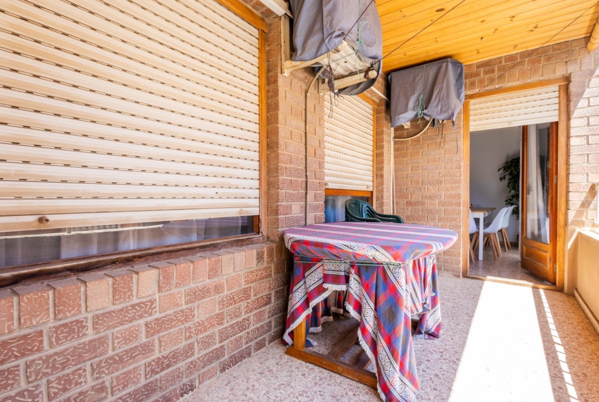 ESPACIOSO APARTAMENTO DE 3 HABITACIONES Y AMPLIA TERRAZA