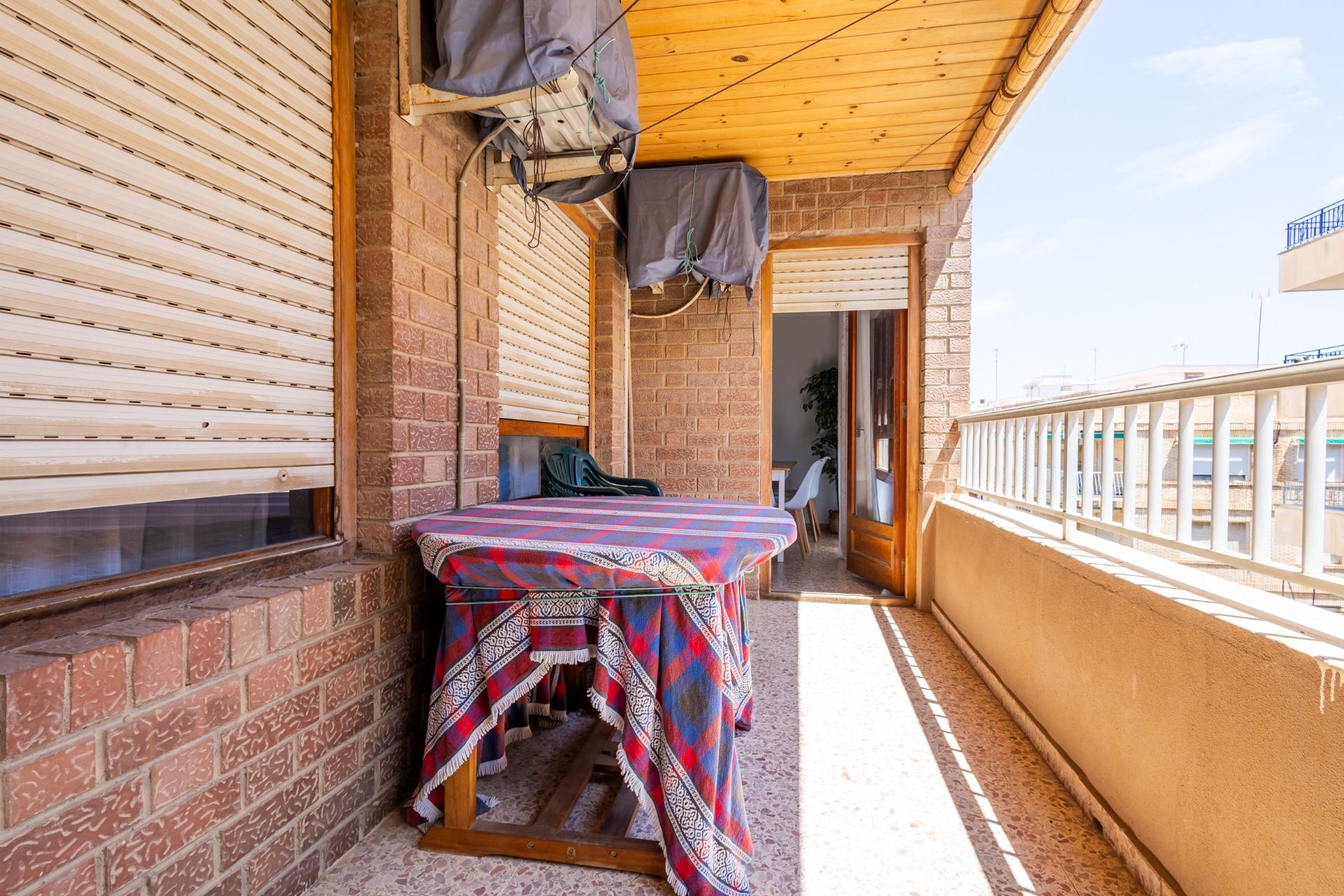 ESPACIOSO APARTAMENTO DE 3 HABITACIONES Y AMPLIA TERRAZA