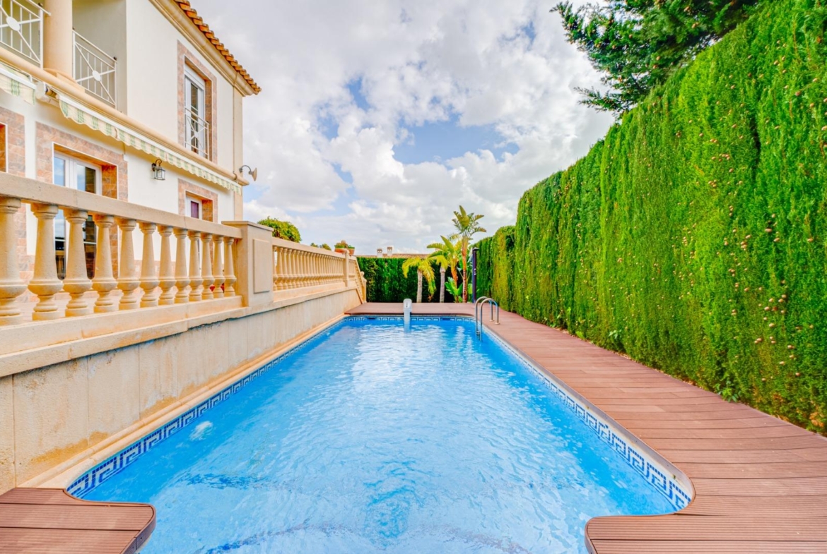 Preciosa Villa en Golf Bahia de Finestrat