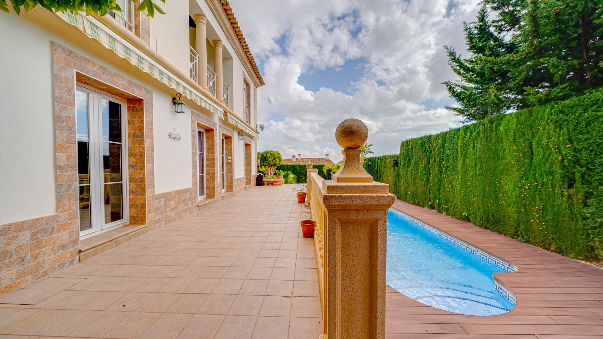 1-74-1 Preciosa Villa en Golf Bahia de Finestrat