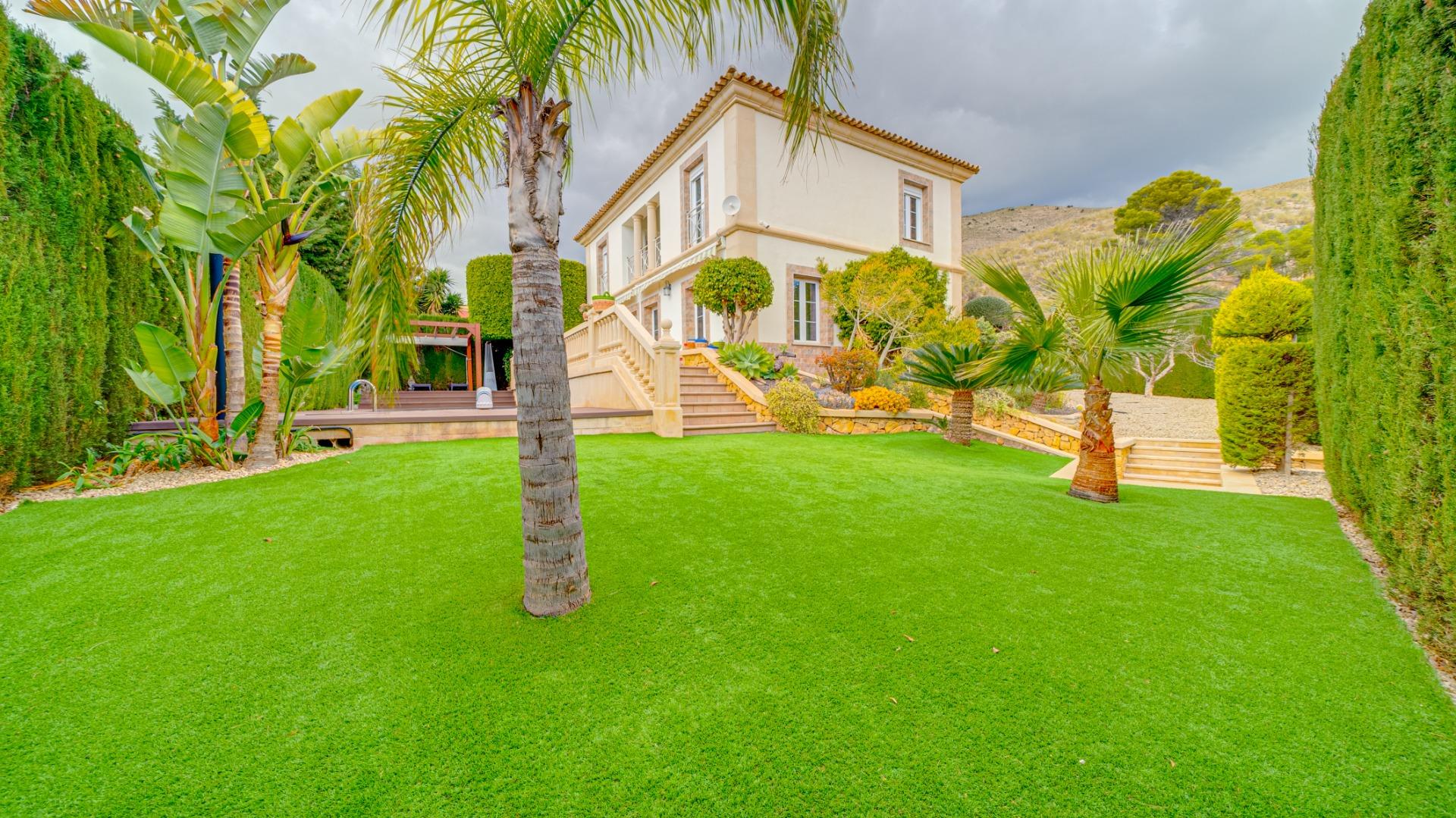 1-77-1 Preciosa Villa en Golf Bahia de Finestrat