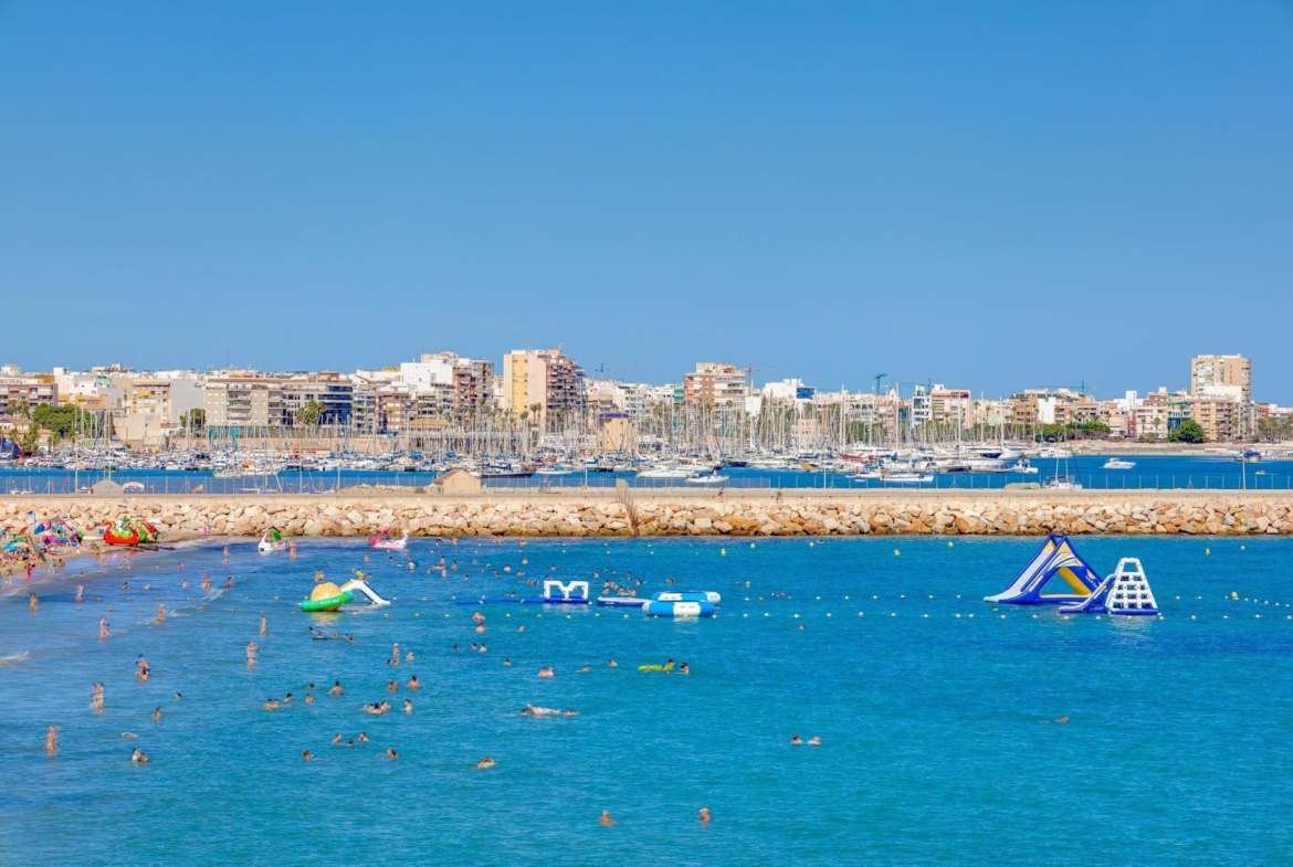 Modern gerenoveerd appartement in Playa de los Náufragos, Torrevieja 3 Slaapkamers 2 Badkamers