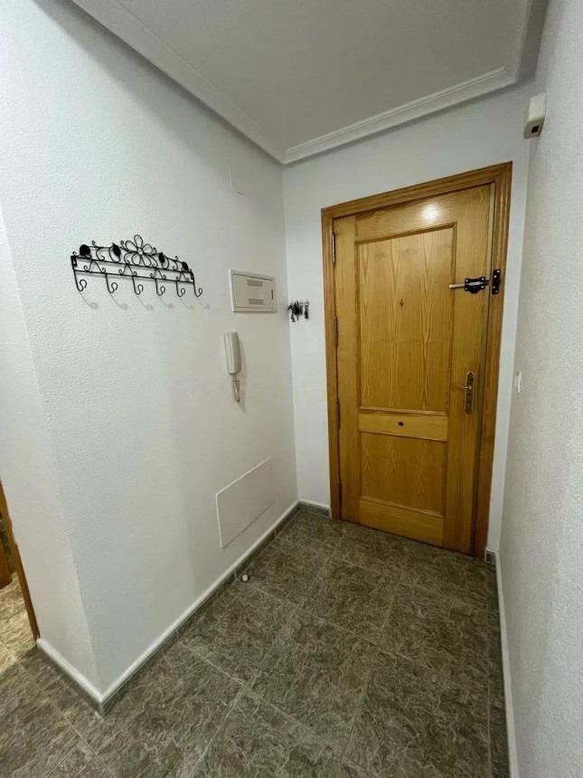1-8-115 GRAN APARTAMENTO EN TORREVIEJA, 2 HAB, 1 BAÑO