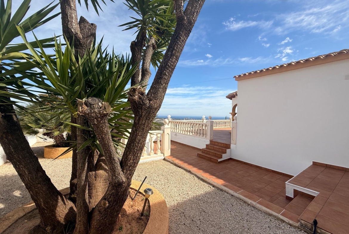 Licht, rust en uitzicht op zee Een indrukwekkende villa in Calpe