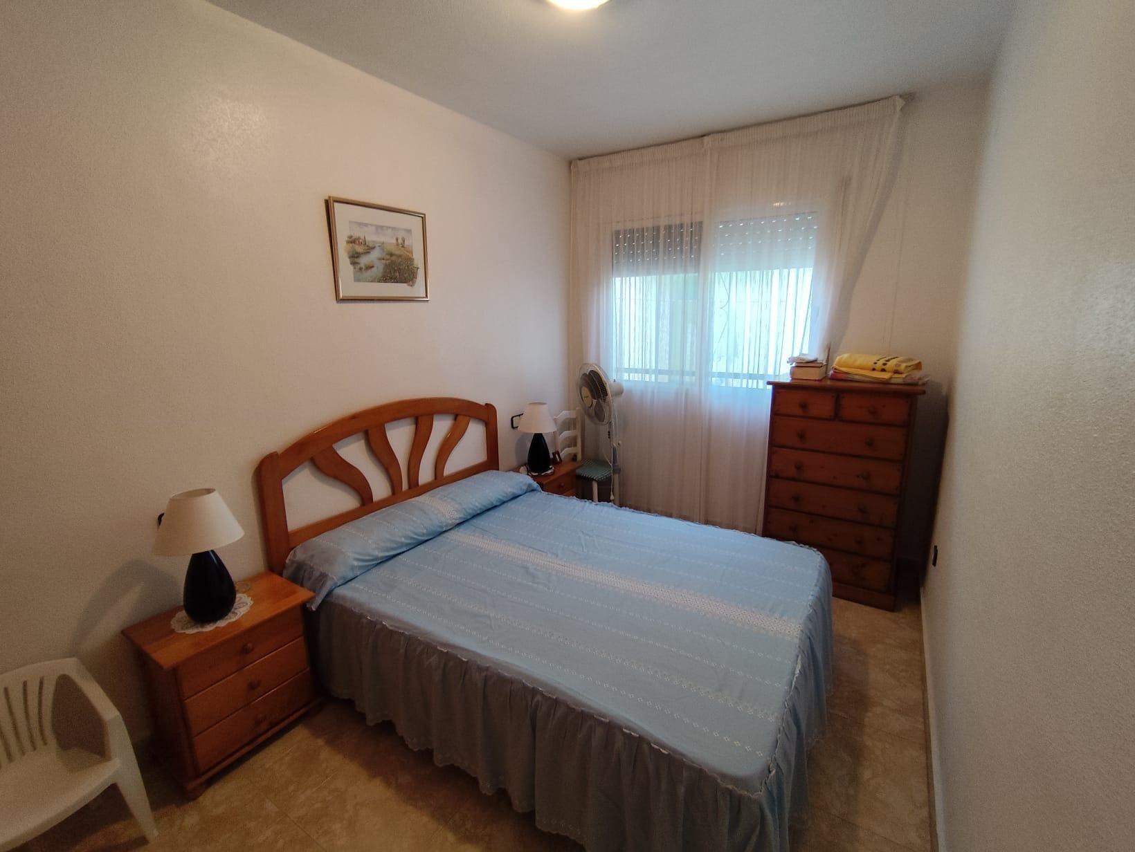ADOSADO EN LOS ALCAZARES 3 DRM. 2 BAÑOS. SPEEL EEN 500 METROS.