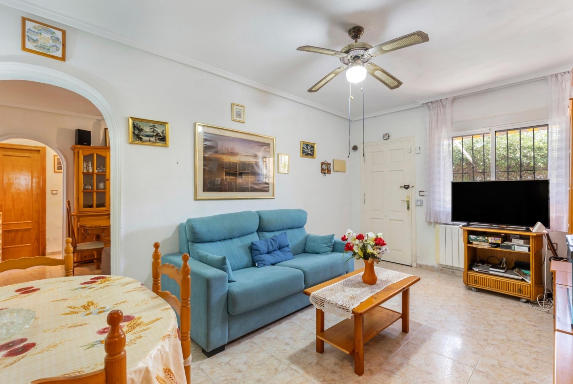 Cozy two houses together with sea views in Torrevieja