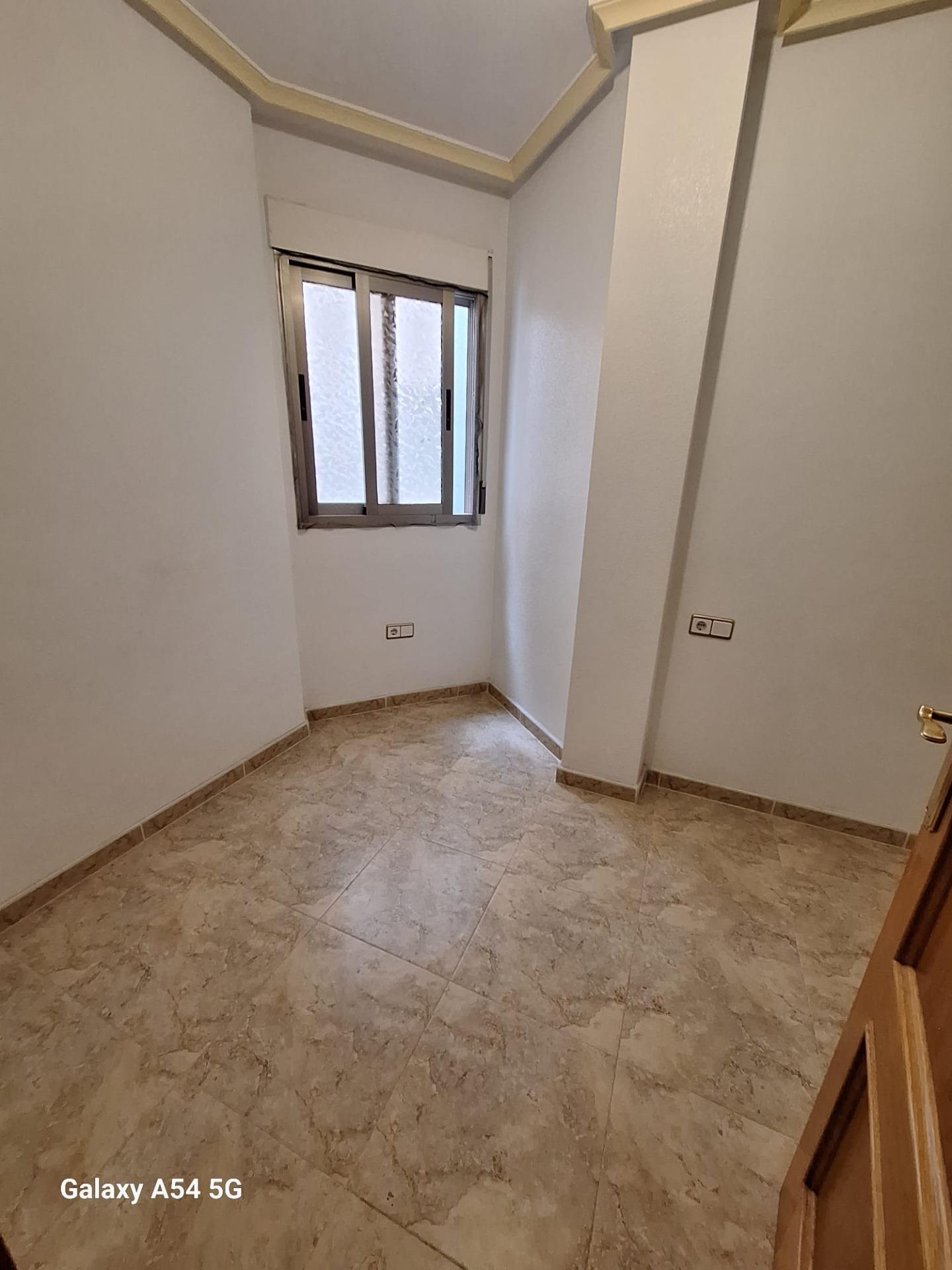 Se vende piso en pleno centro de Torrevieja