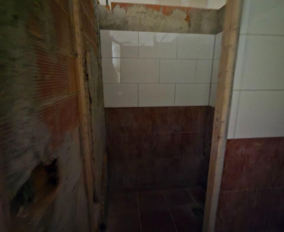 Oportunidad de Inversión: Local Comercial en Oviedo, Zona Fozaneldi-Tenderina