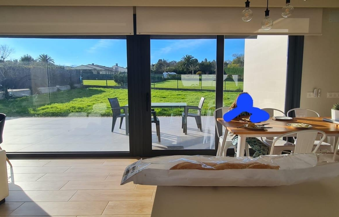 Oportunidad Única en Gijó: Chalet de Lujo con Licencia Turística Activa y Vistas Panorámicas
