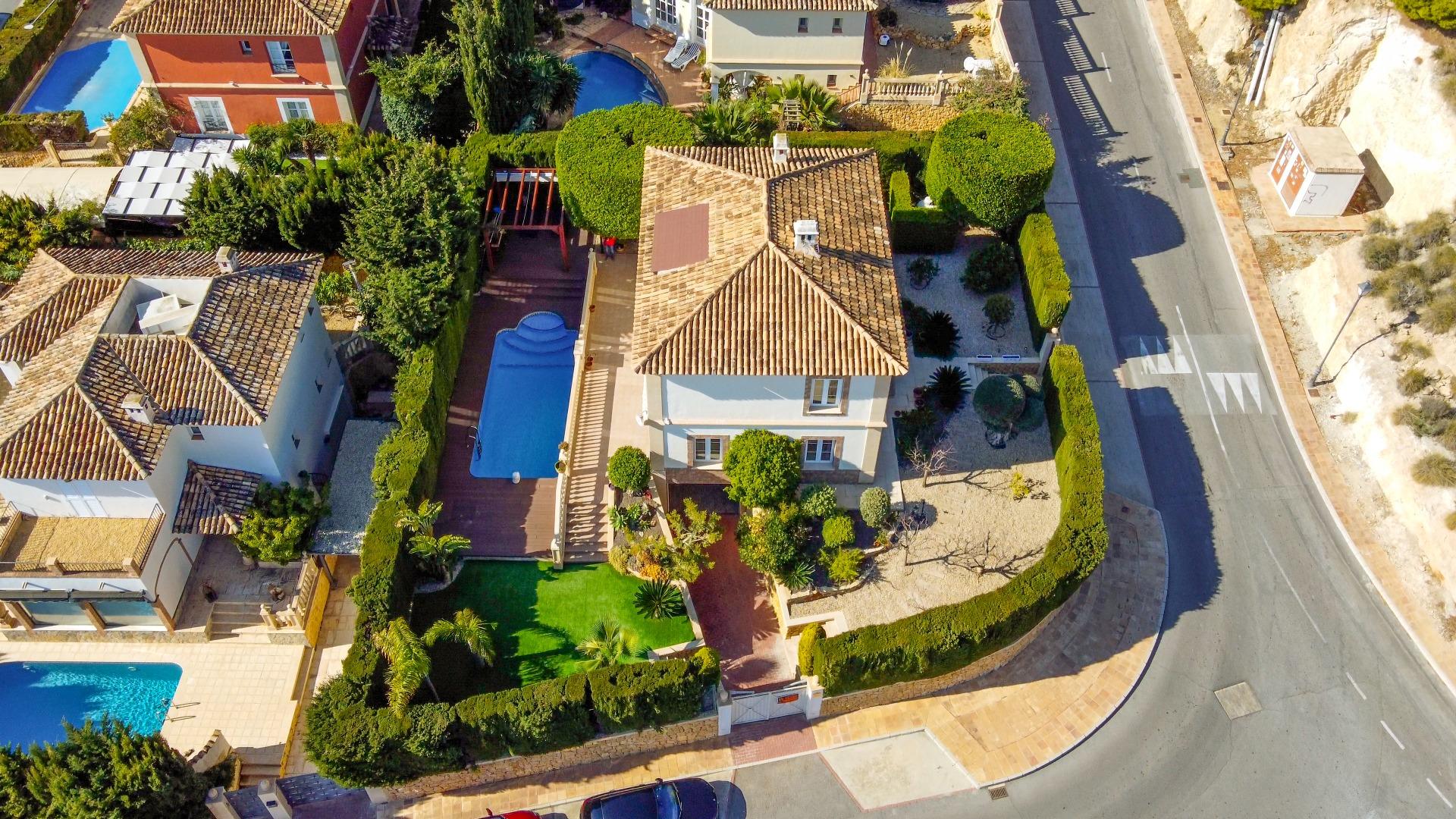 1-87-1 Preciosa Villa en Golf Bahia de Finestrat
