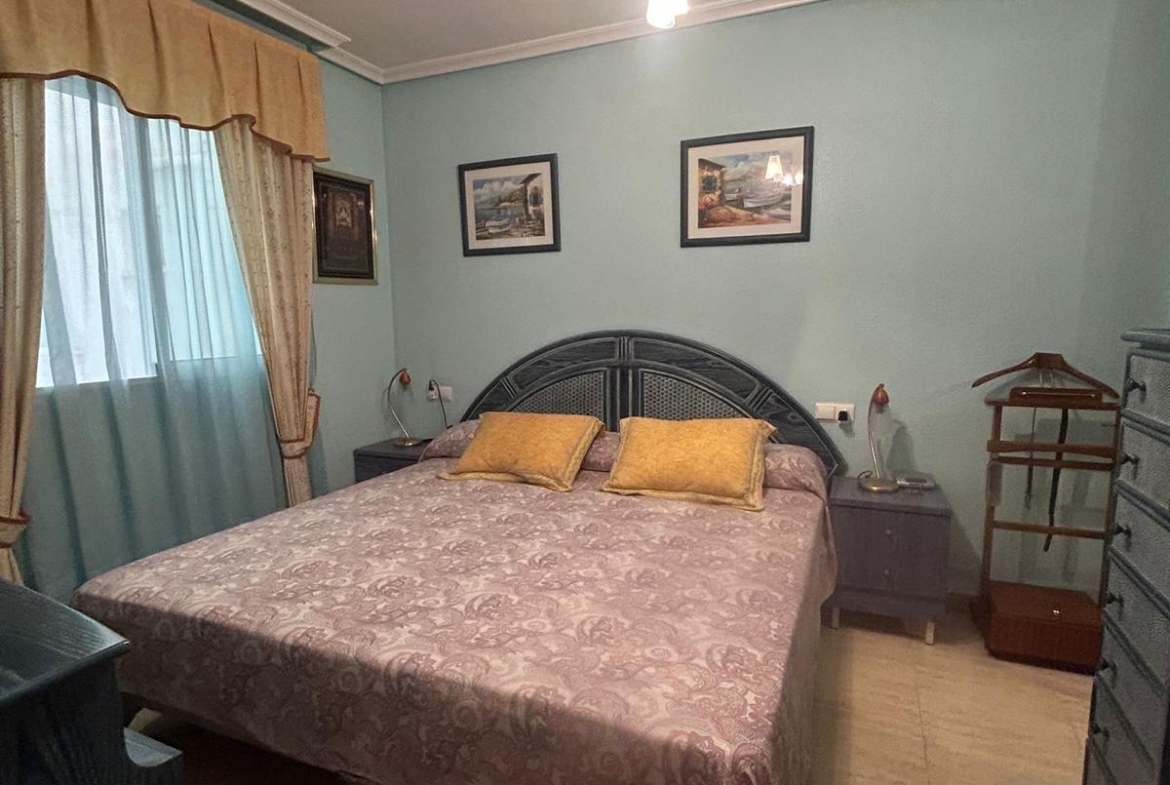 Apartamento con garaje cerrado en Torrevieja – Zona Acequion