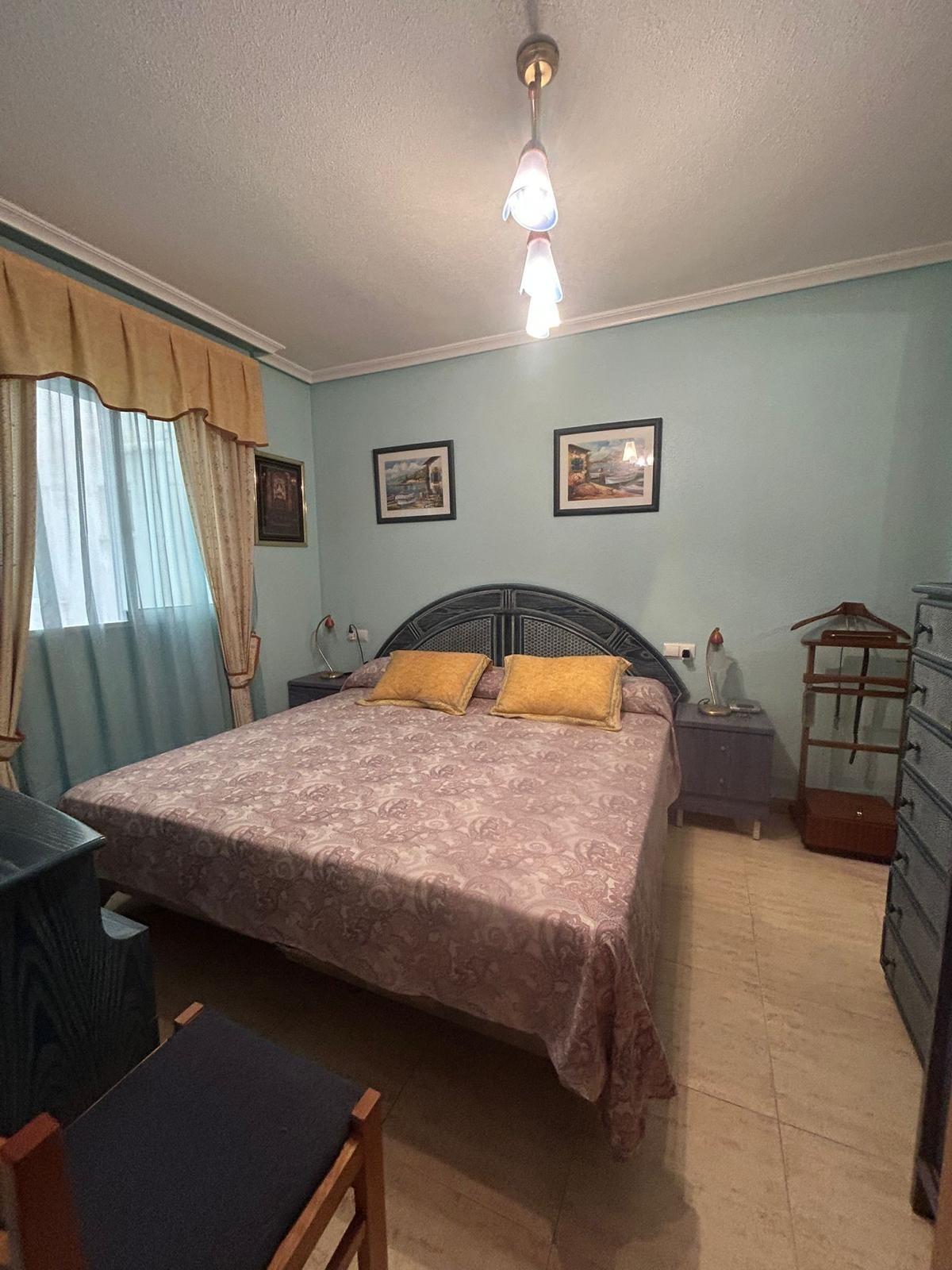 Apartamento con garaje cerrado en Torrevieja – Zona Acequion