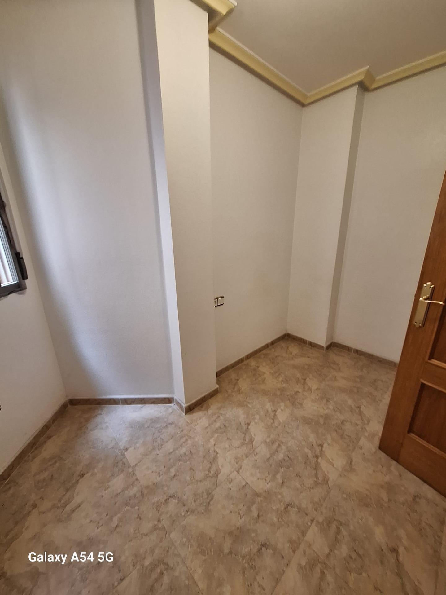 Se vende piso en pleno centro de Torrevieja