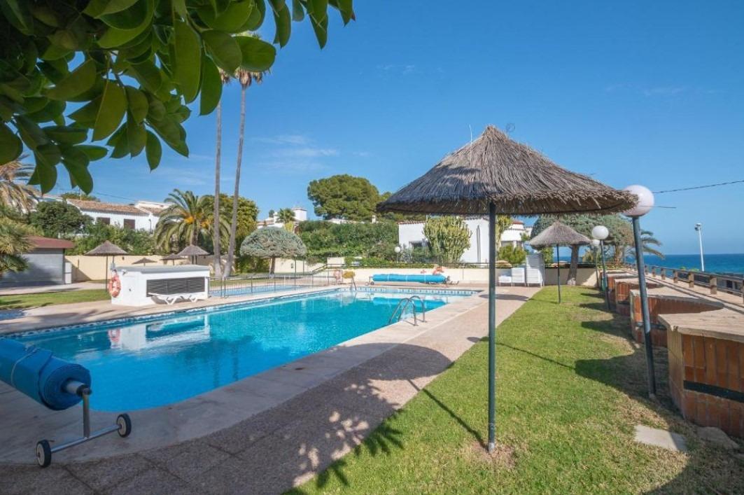 Lichte studio met terras en gemeenschappelijk zwembad in Calpe