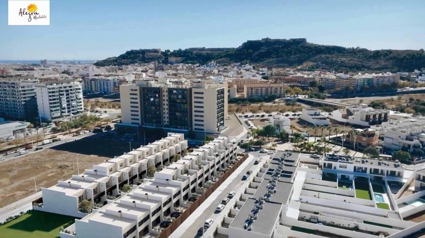 EXCLUSIVE TOWNHOUSES IN NEW AREA OF SAGUNTO – HIGH PALANCE