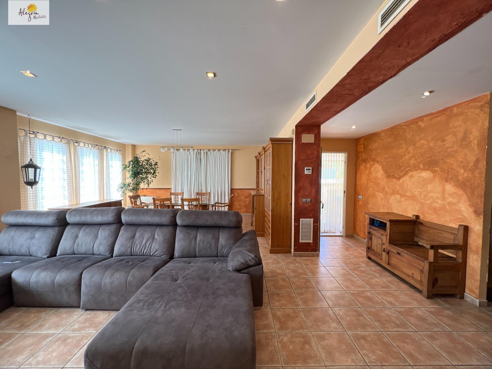 PERFECTO CHALET EN EL BOSQUE DE CHIVA
