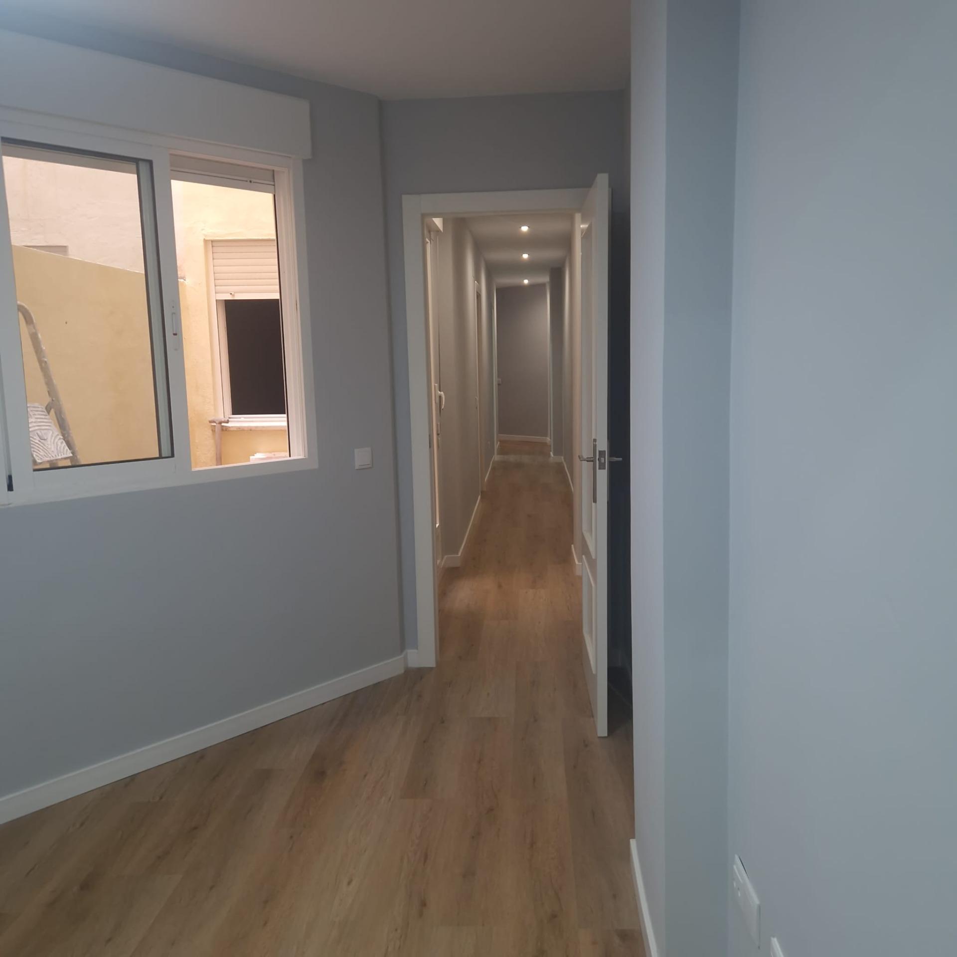 GRAN APARTAMENTO COMPLETAMENTE REFORMADO EN TORREVIEJA, 2 HAB, 2  BAÑOS