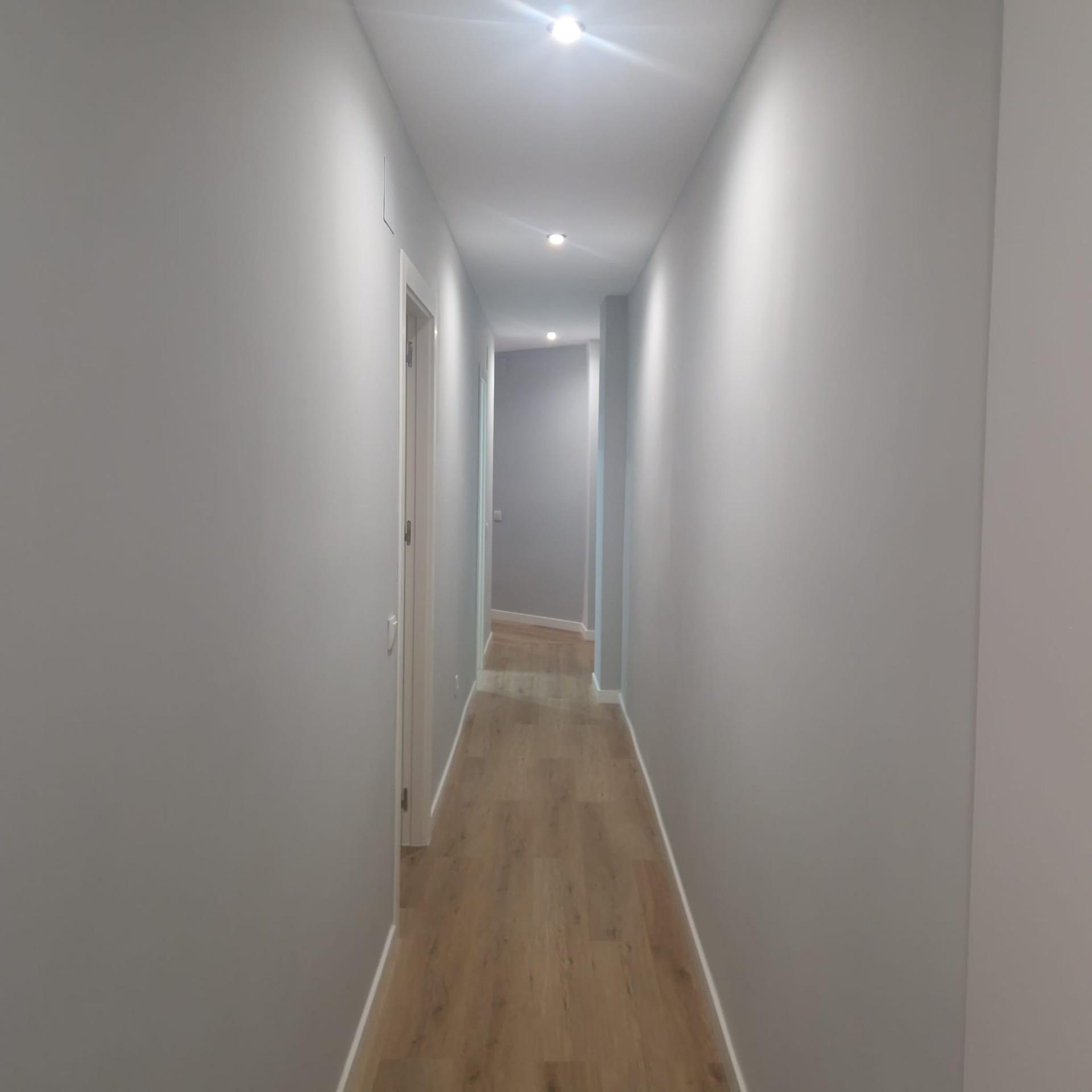 GRAN APARTAMENTO COMPLETAMENTE REFORMADO EN TORREVIEJA, 2 HAB, 2  BAÑOS