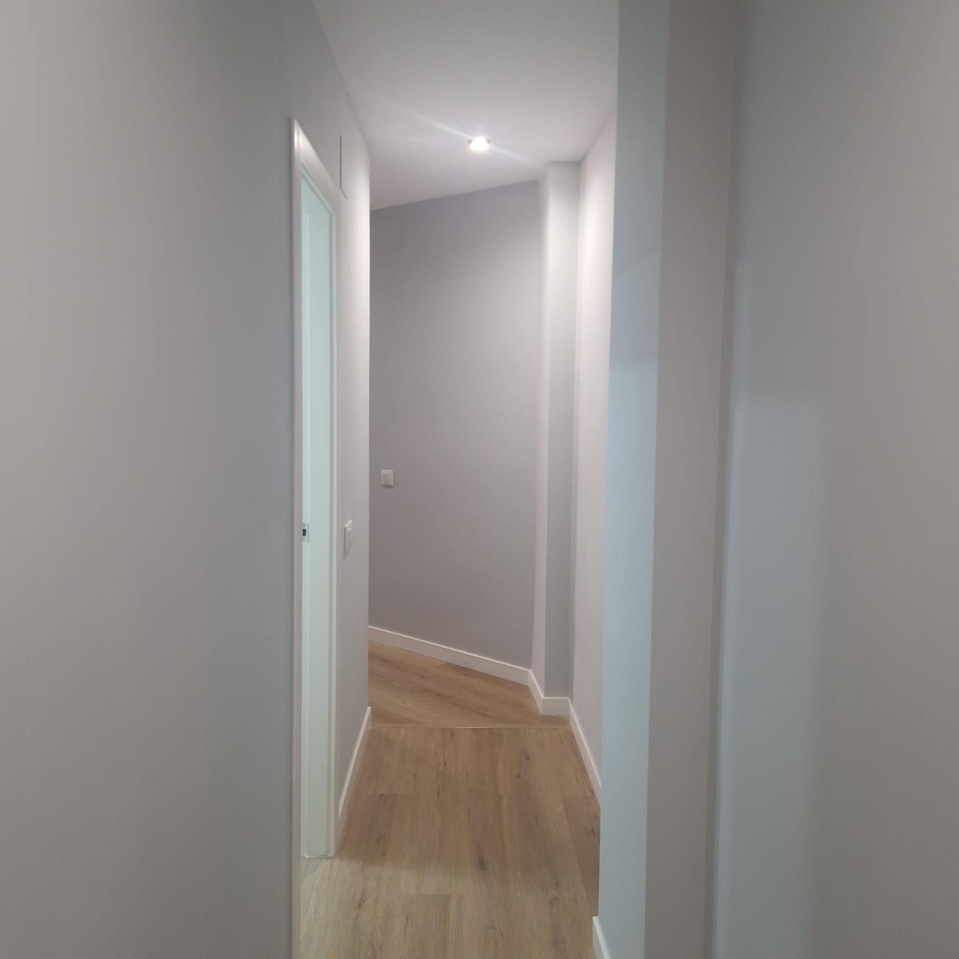 GRAN APARTAMENTO COMPLETAMENTE REFORMADO EN TORREVIEJA, 2 HAB, 2  BAÑOS