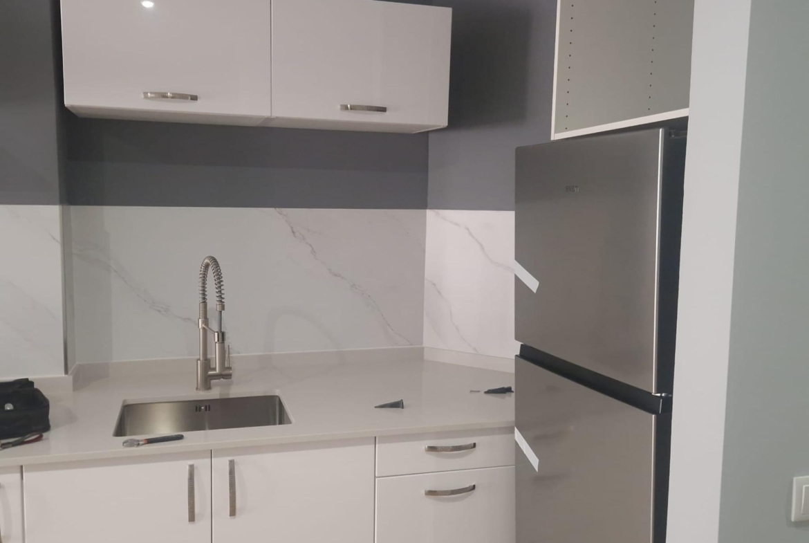 GRAN APARTAMENTO COMPLETAMENTE REFORMADO EN TORREVIEJA, 2 HAB, 2  BAÑOS
