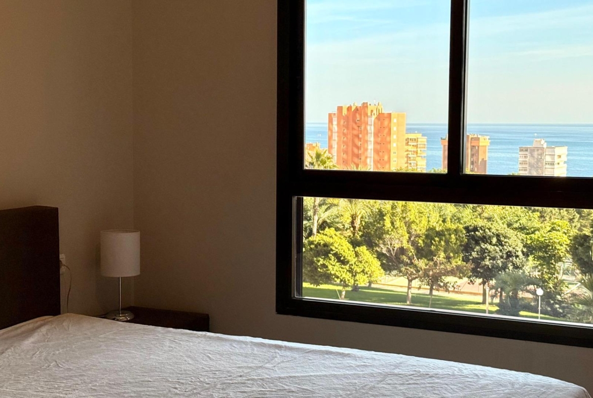 Luxe appartement in het Iconische Coblanca 40 gebouw met uitzicht op zee