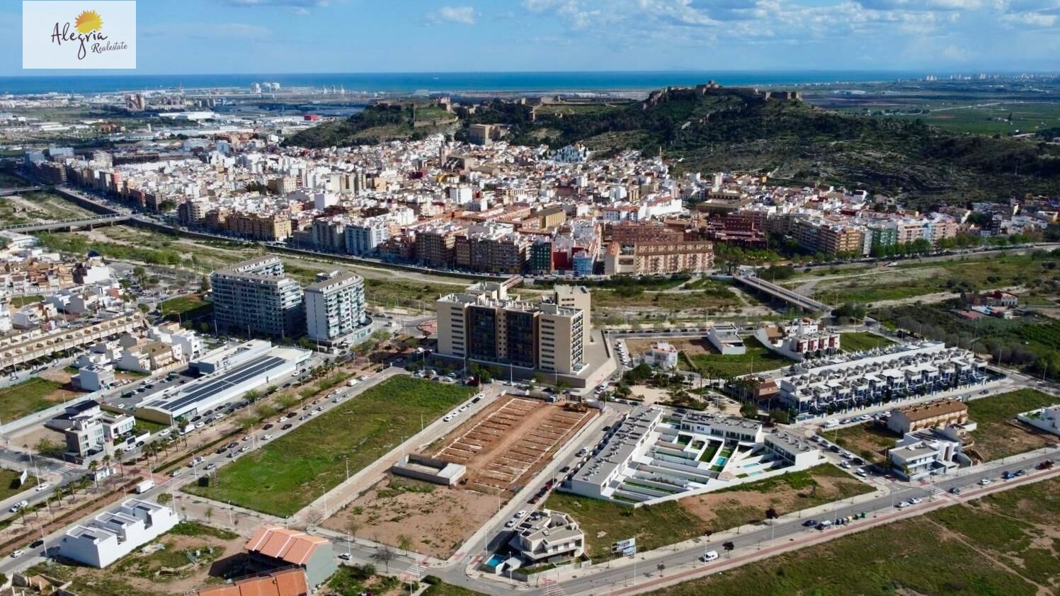 EXCLUSIVE TOWNHOUSES IN NEW AREA OF SAGUNTO – HIGH PALANCE