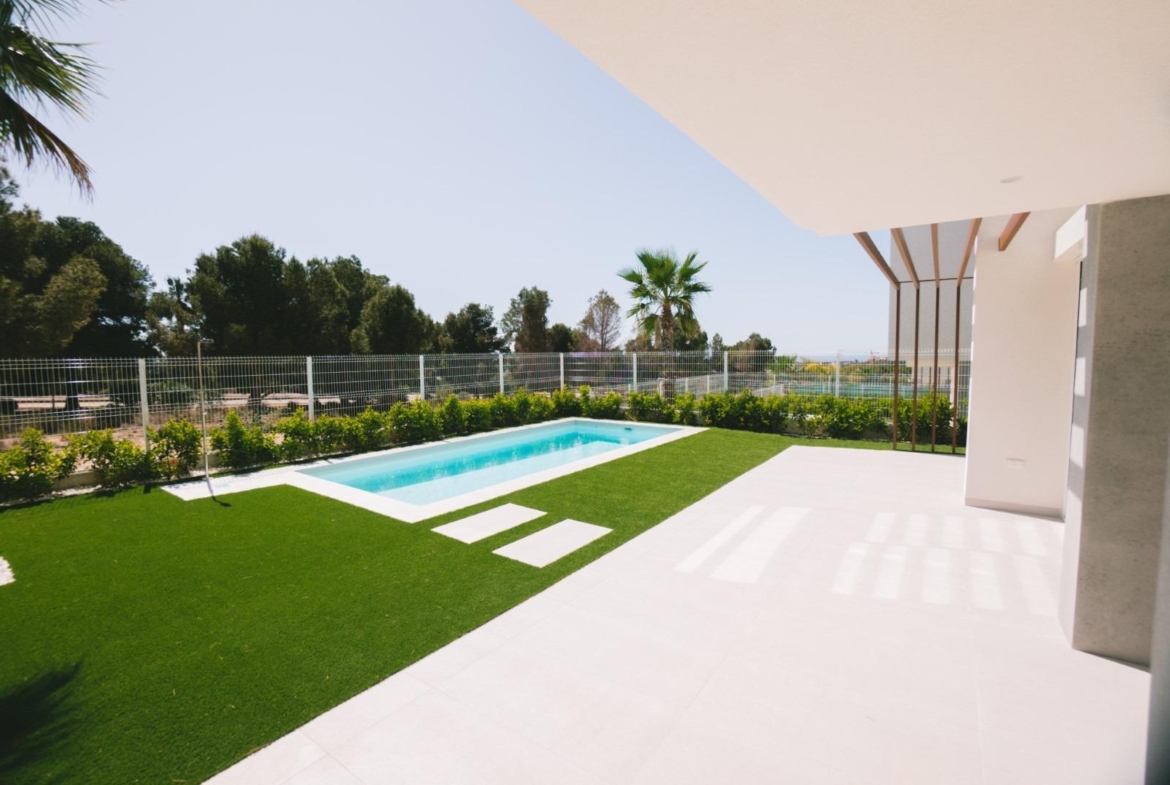 Exclusive newly built villas in Sierra Cortina