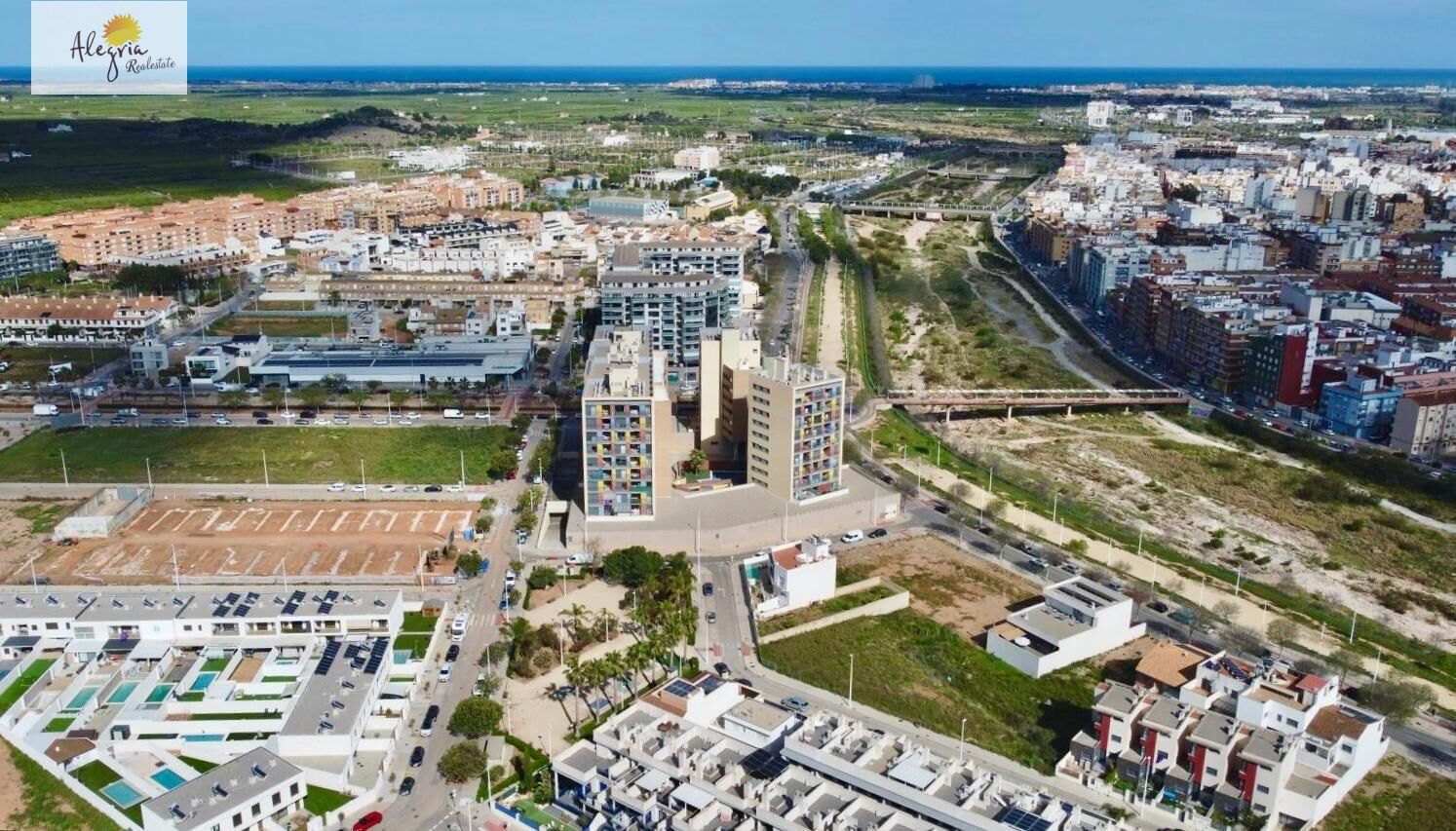 EXCLUSIVE TOWNHOUSES IN NEW AREA OF SAGUNTO – HIGH PALANCE