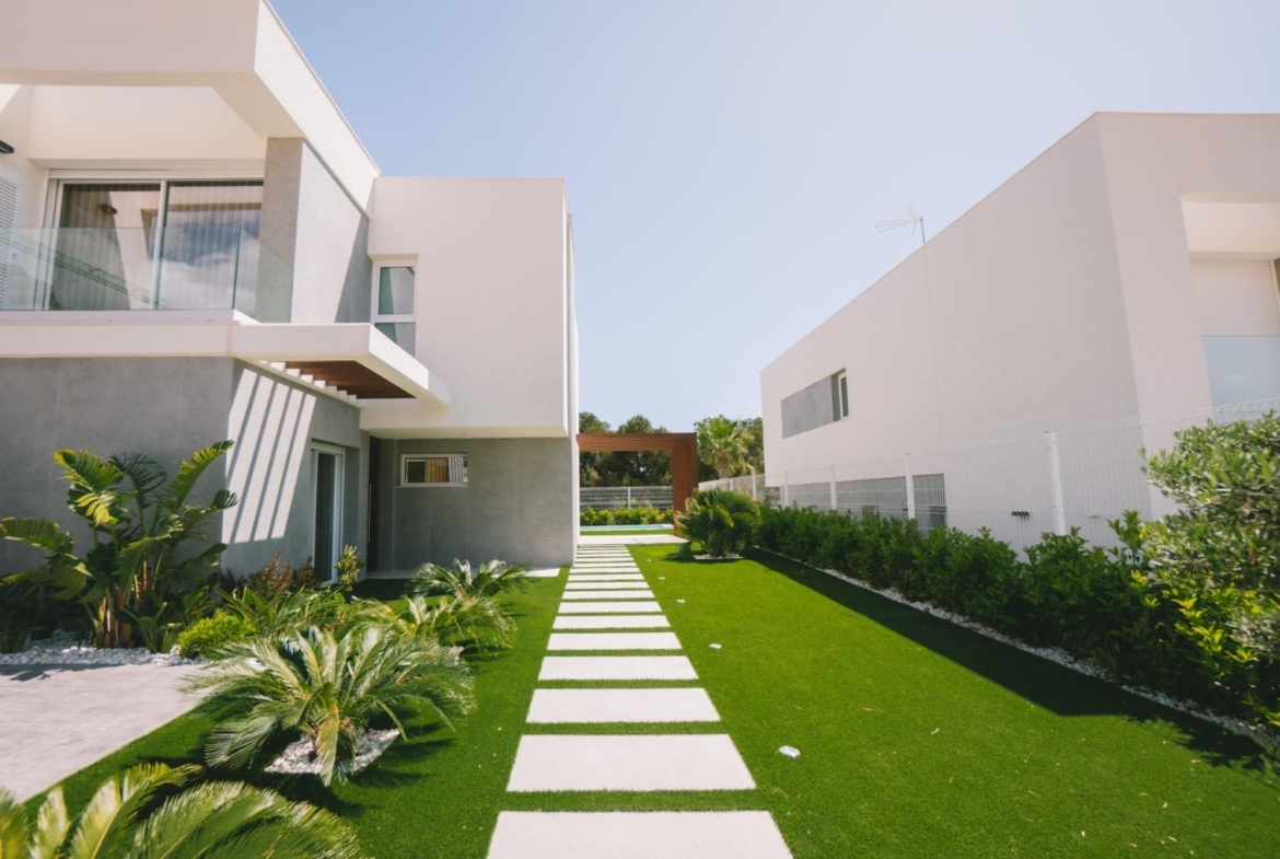 Exclusive newly built villas in Sierra Cortina