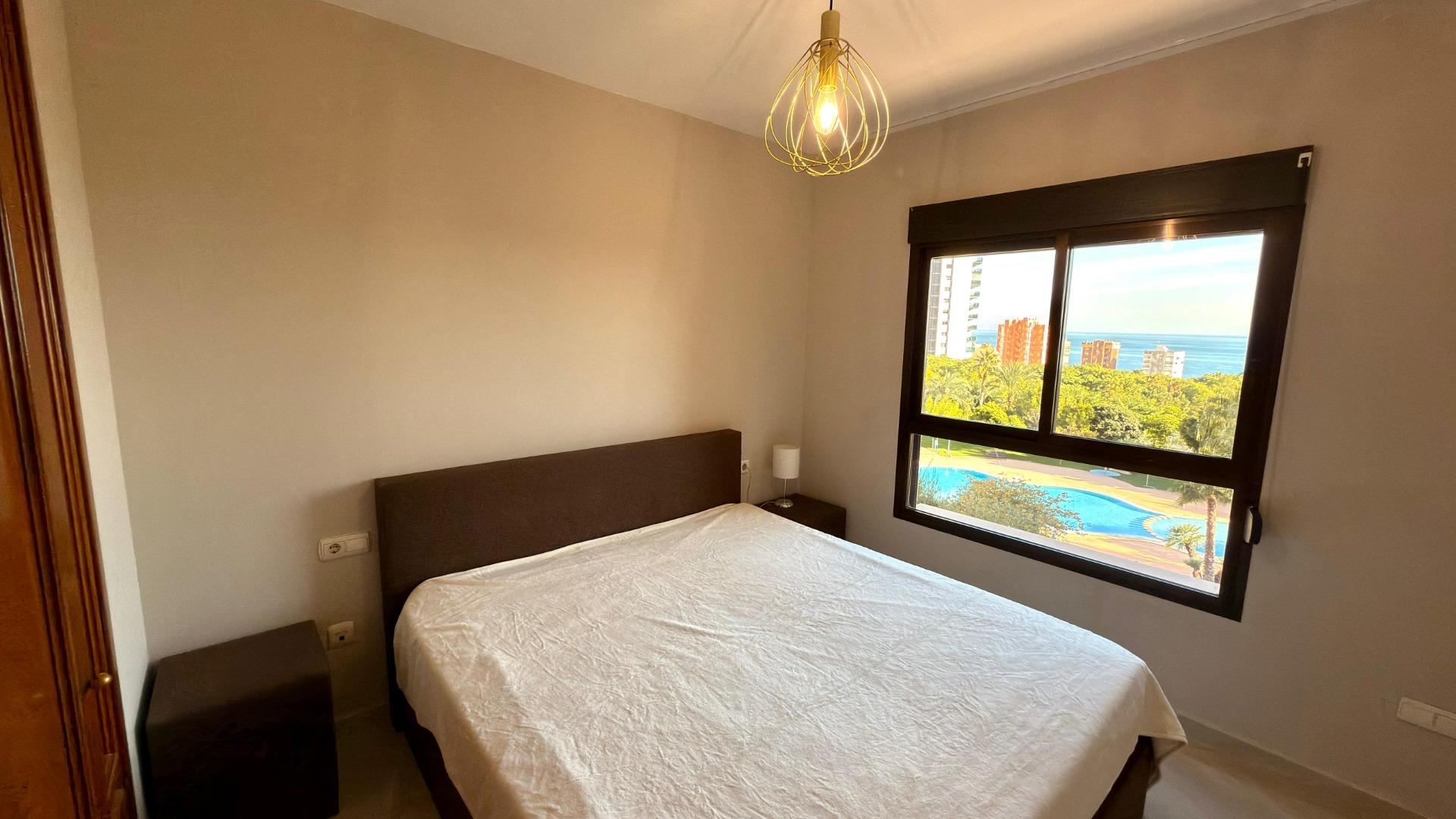 Luxe appartement in het Iconische Coblanca 40 gebouw met uitzicht op zee