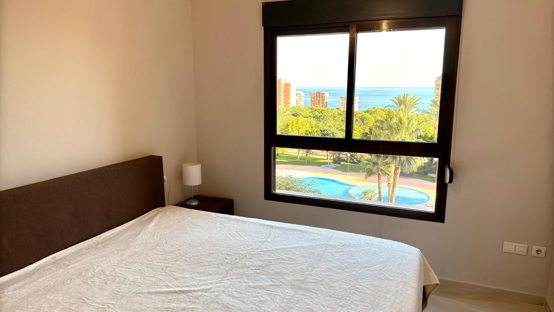Luxe appartement in het Iconische Coblanca 40 gebouw met uitzicht op zee