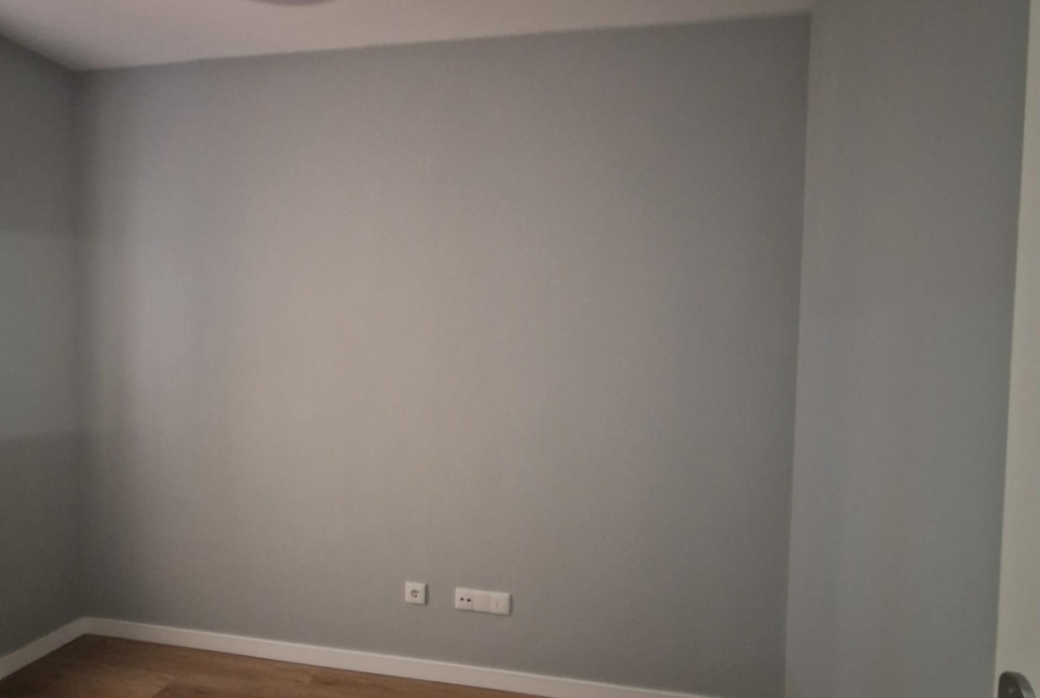 GRAN APARTAMENTO COMPLETAMENTE REFORMADO EN TORREVIEJA, 2 HAB, 2  BAÑOS