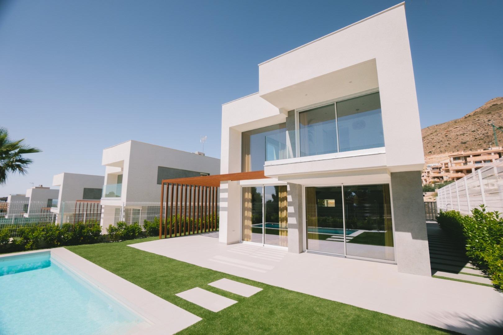 10-3-1 Exclusive newly built villas in Sierra Cortina