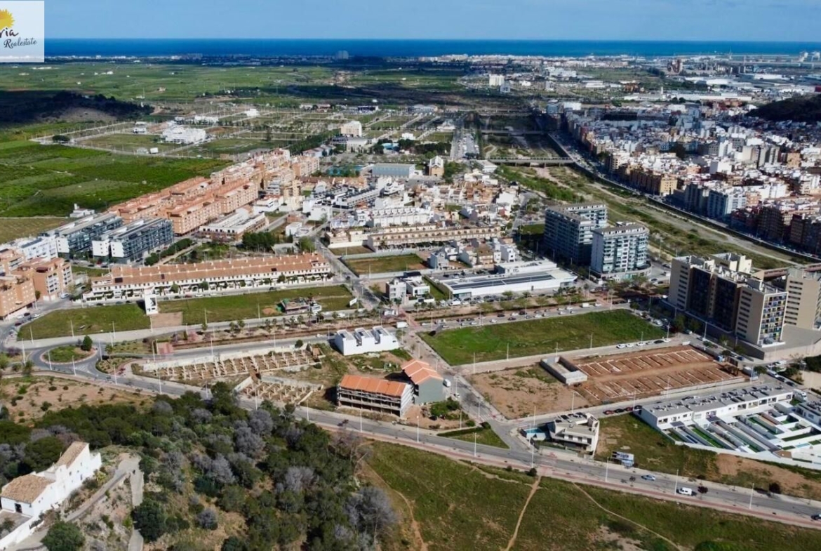 EXCLUSIVE TOWNHOUSES IN NEW AREA OF SAGUNTO – HIGH PALANCE