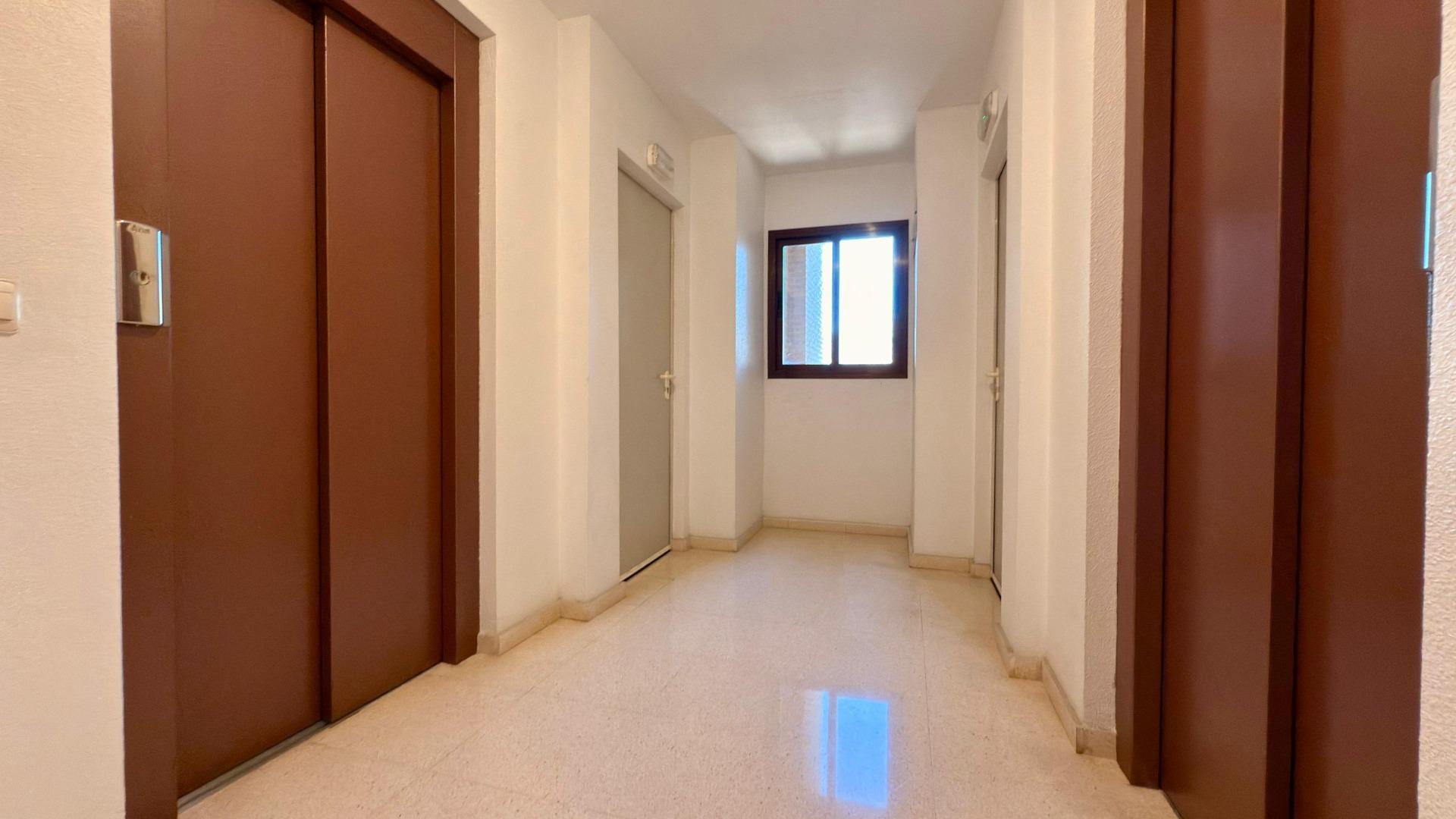 Luxe appartement in het Iconische Coblanca 40 gebouw met uitzicht op zee