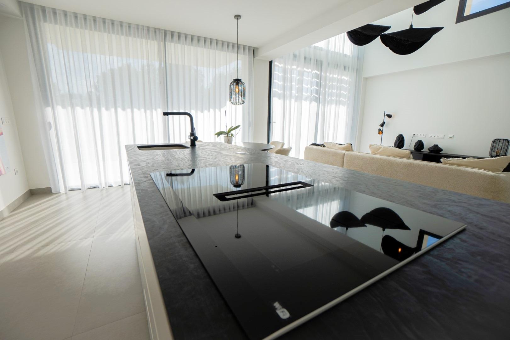 10-33 Exclusive newly built villas in Sierra Cortina