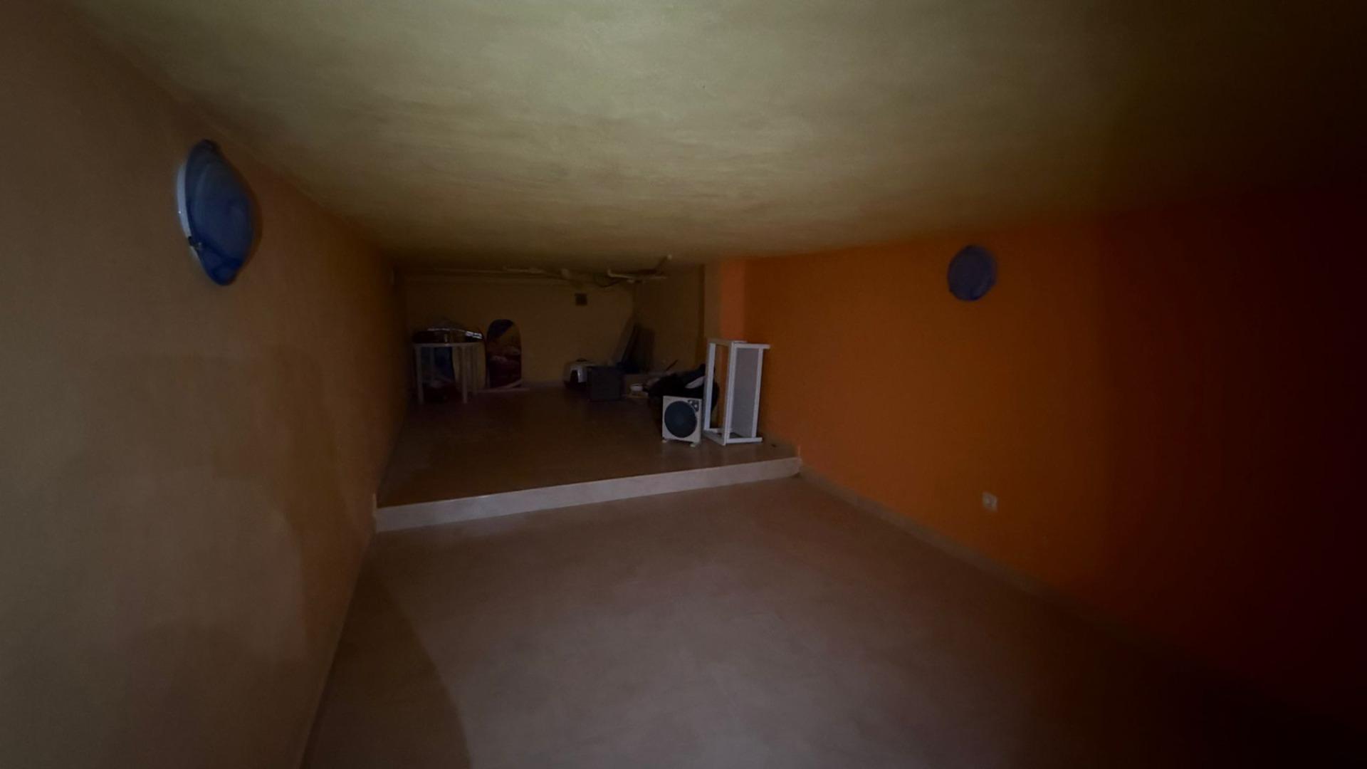 Exclusieve bungalow op de bovenste verdieping met toeristenvergunning, 2 slaapkamers, 1 badkamer, zwembad en kelder.