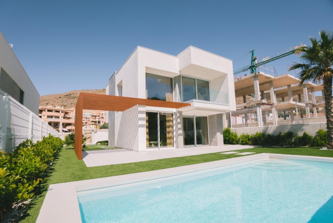 Exclusive newly built villas in Sierra Cortina