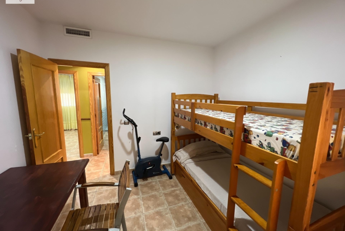 PERFECTO CHALET EN EL BOSQUE DE CHIVA