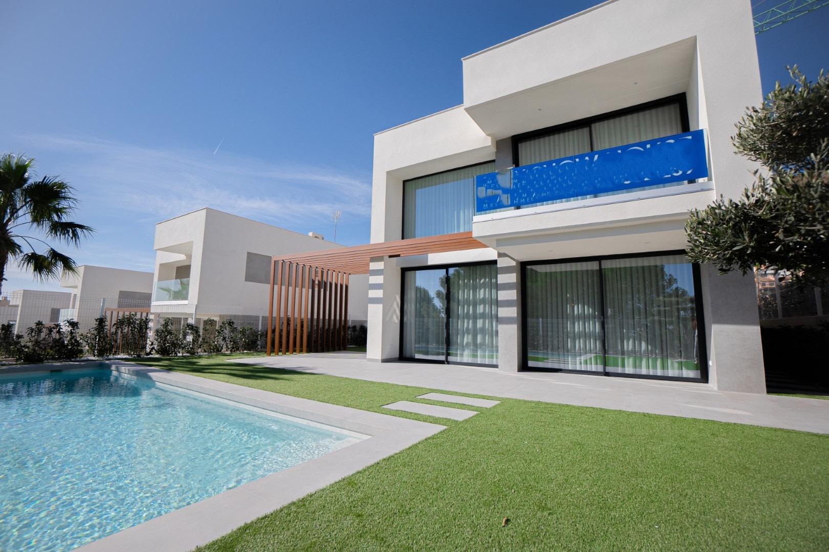 10-46 Exclusive newly built villas in Sierra Cortina