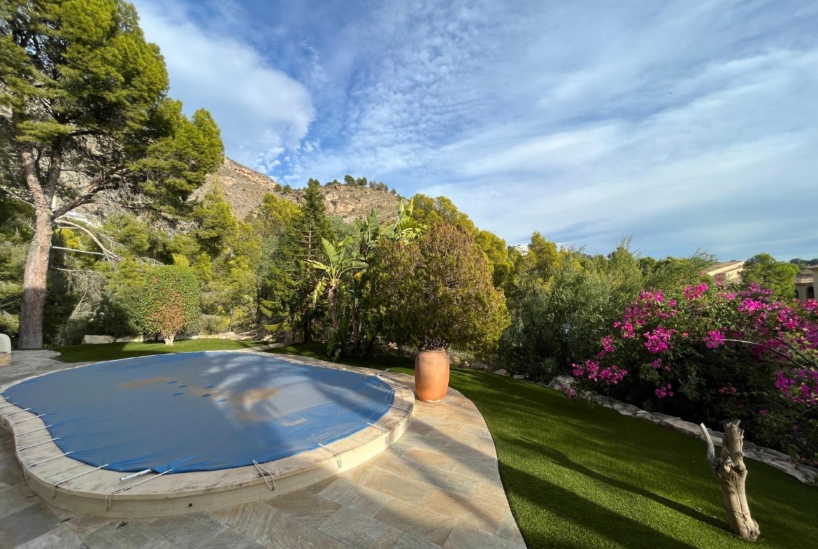 Luxe villa in mediterrane stijl in de Sierra de Altea