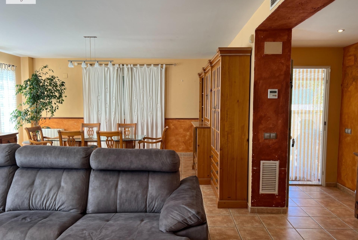 PERFECTO CHALET EN EL BOSQUE DE CHIVA