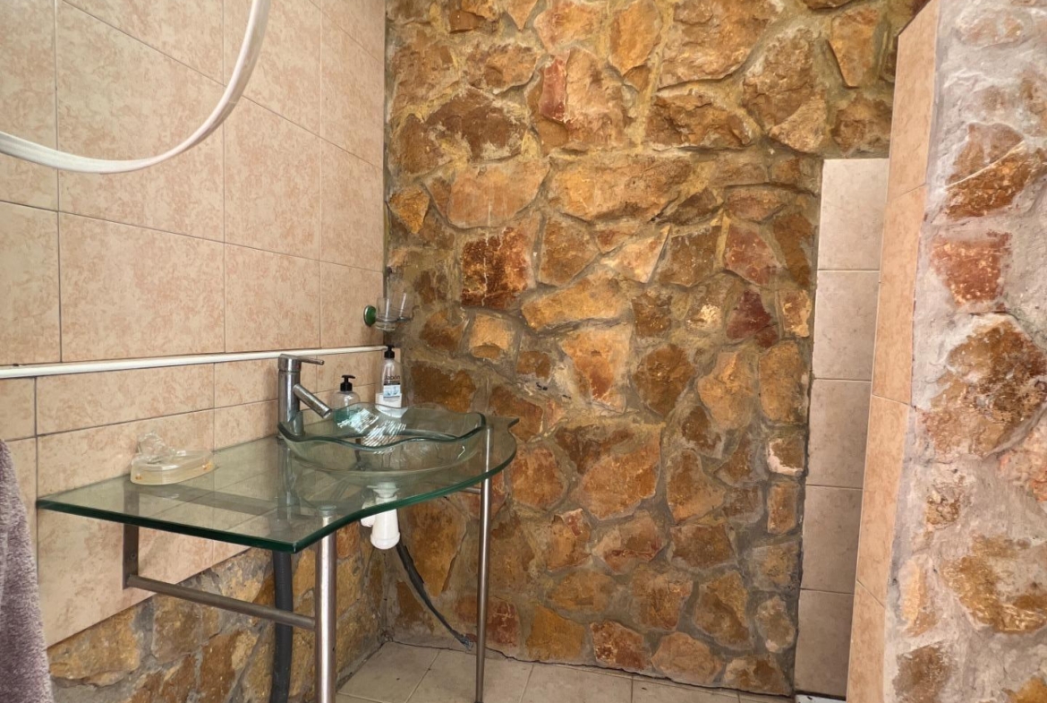 PERFECTO CHALET EN EL BOSQUE DE CHIVA