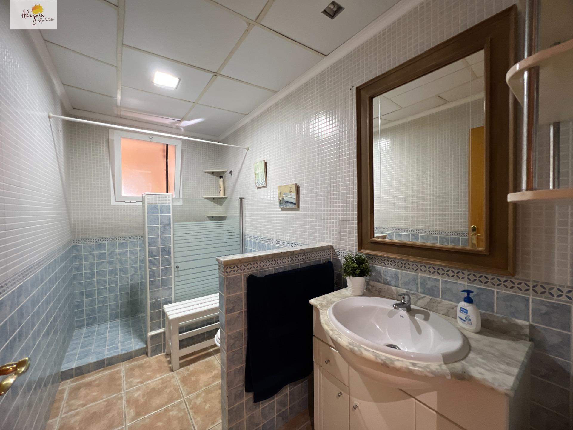 PERFECTO CHALET EN EL BOSQUE DE CHIVA