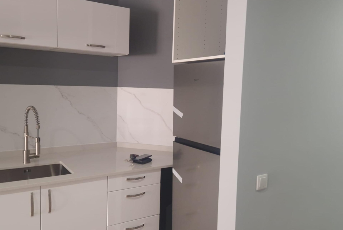 GRAN APARTAMENTO COMPLETAMENTE REFORMADO EN TORREVIEJA, 2 HAB, 2  BAÑOS