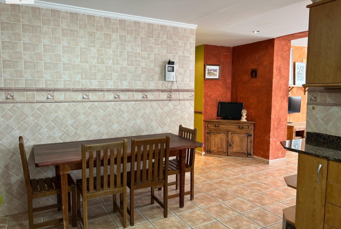 PERFECTO CHALET EN EL BOSQUE DE CHIVA